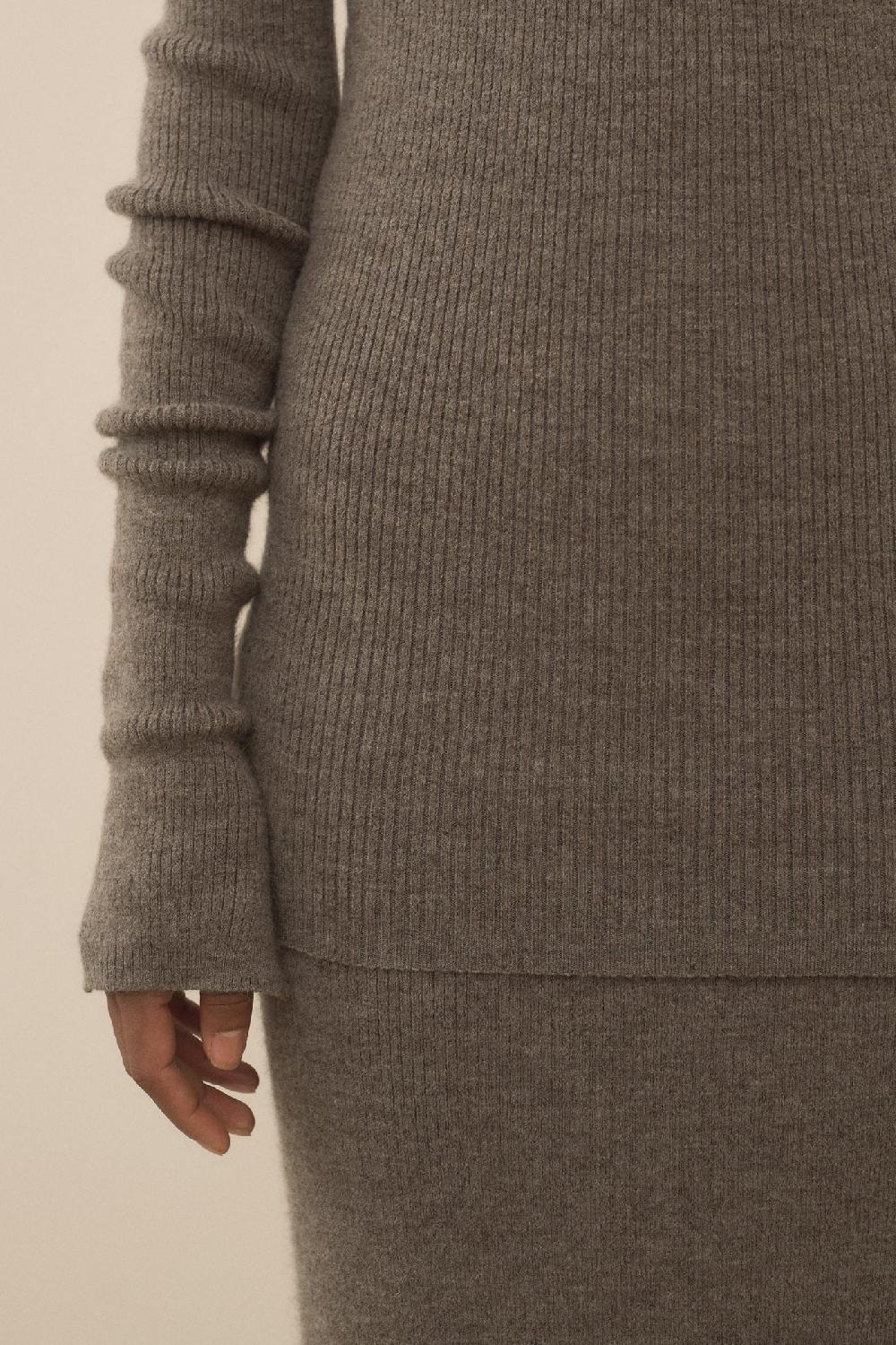 Lauren Manoogian RIB SPLIT TURTLENECK CINDER