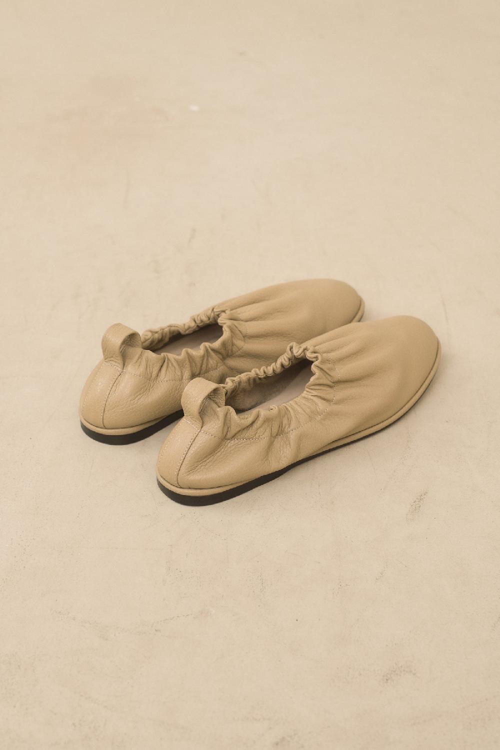 Lauren Manoogian SOFT BANDED BALLET BEIGE