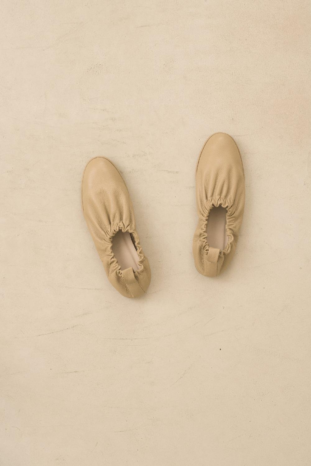 Lauren Manoogian SOFT BANDED BALLET BEIGE