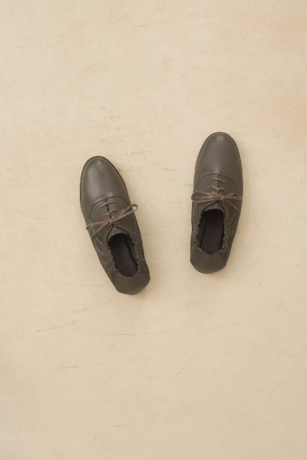 Lauren Manoogian SOFT BANDED OXFORD COAL