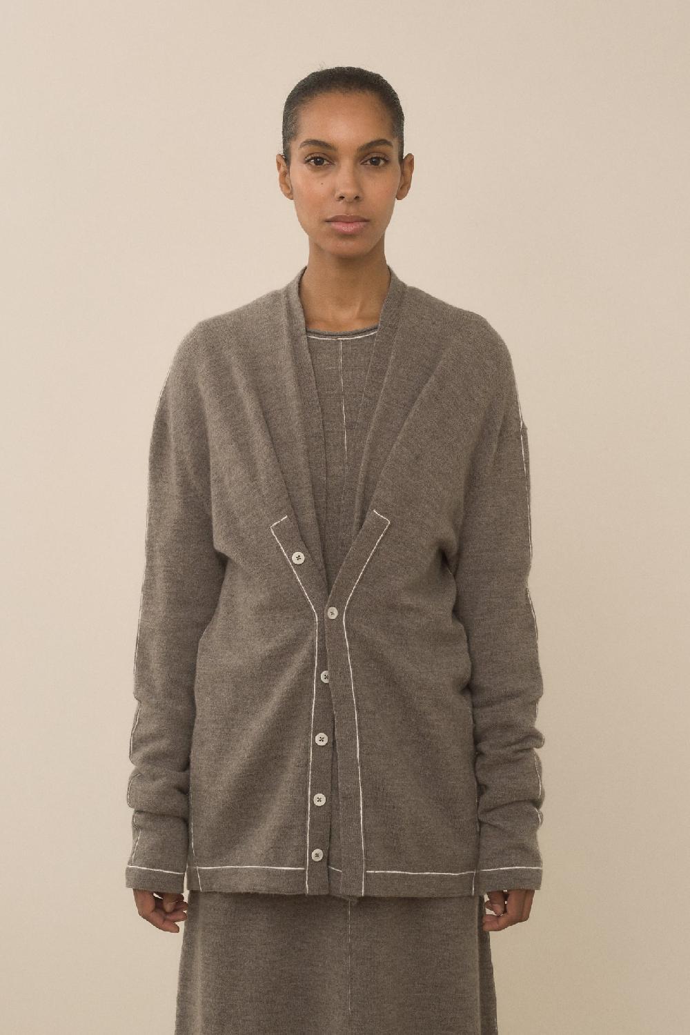 lauren manoogian STITCH BUTTON CARDIGAN CINDER