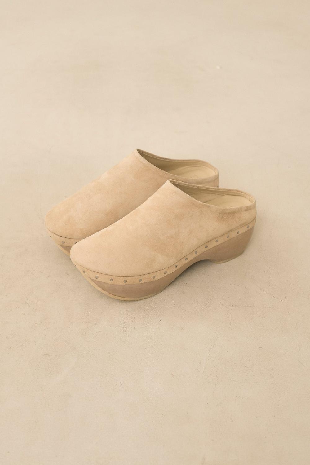 lauren manoogian SUEDE CONTOUR CLOG SAND