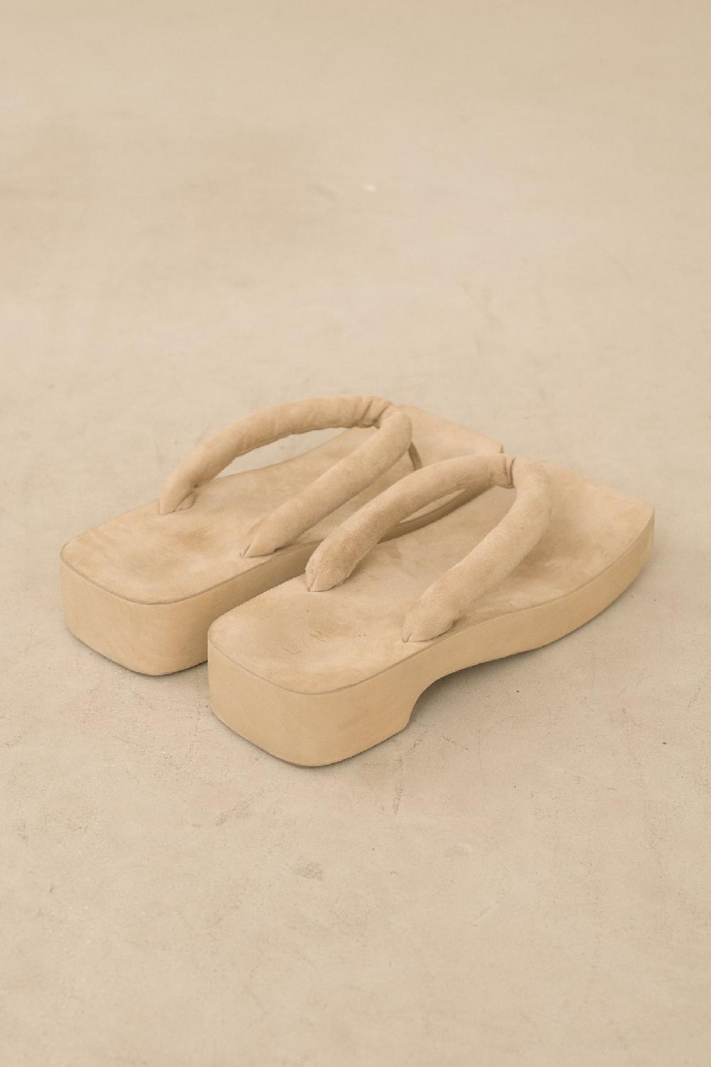 Lauren Manoogian SUEDE ZORI CLOG SAND