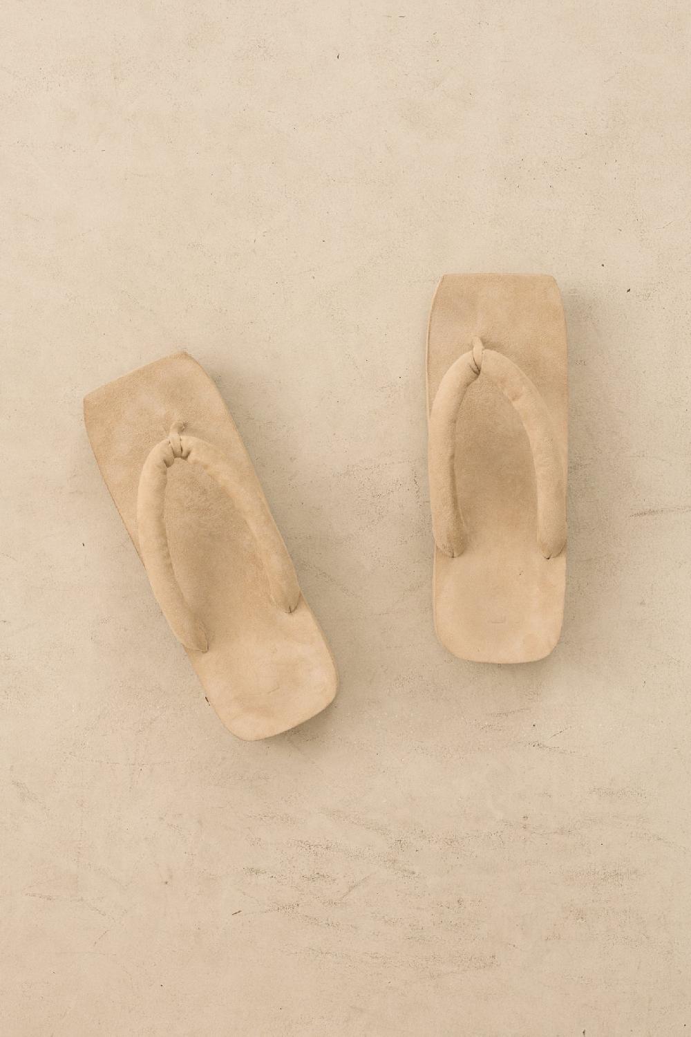 Lauren Manoogian SUEDE ZORI CLOG SAND