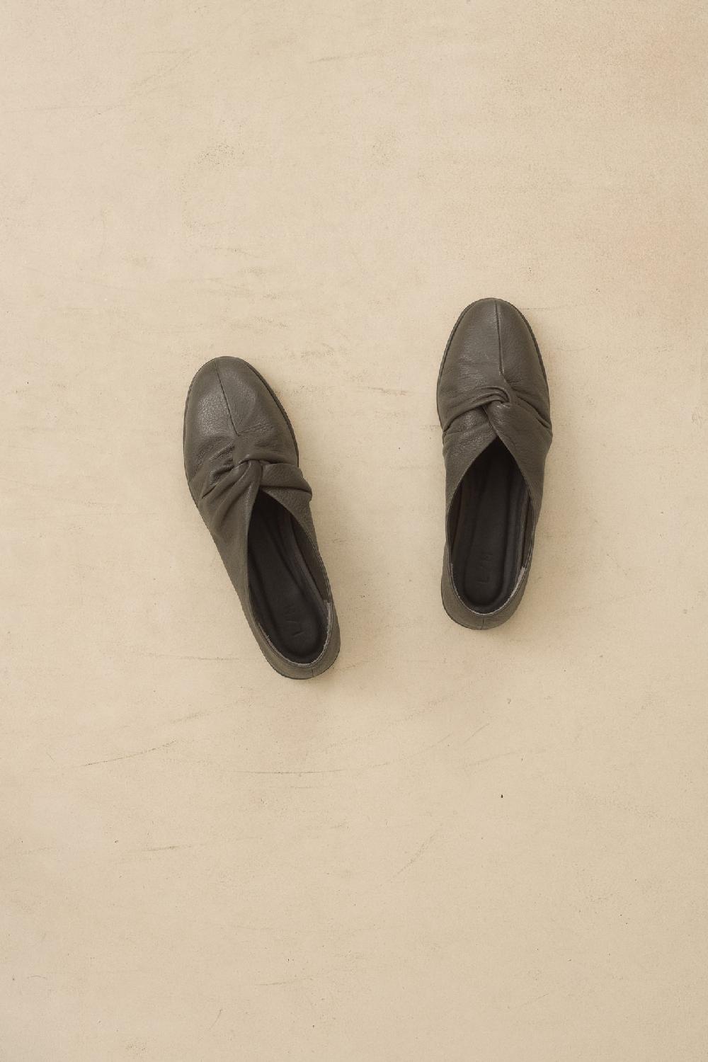 Lauren Manoogian TWIST BALLET COAL
