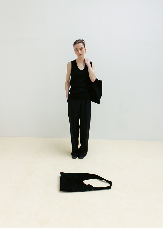 le 17 Septembre BASIC LONG SCOOP NECK TOP [IVORY BLACK]