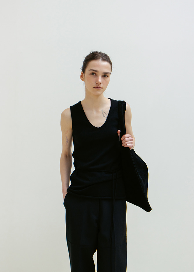 le 17 Septembre BASIC LONG SCOOP NECK TOP [IVORY BLACK]