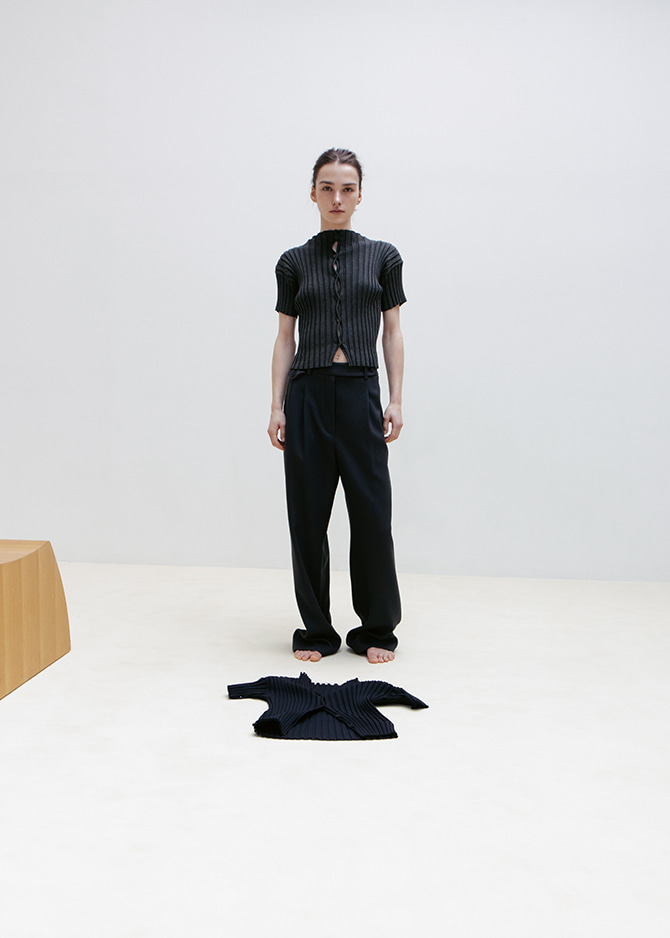 Le 17 Septembre CLASSIC TUCK PANTS By JAPANESE FABRIC [CHARCOAL NAVY]