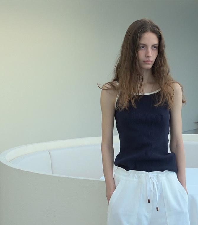 Le 17 Septembre COY SLEEVELESS TOP In COTTON [NAVY RED]