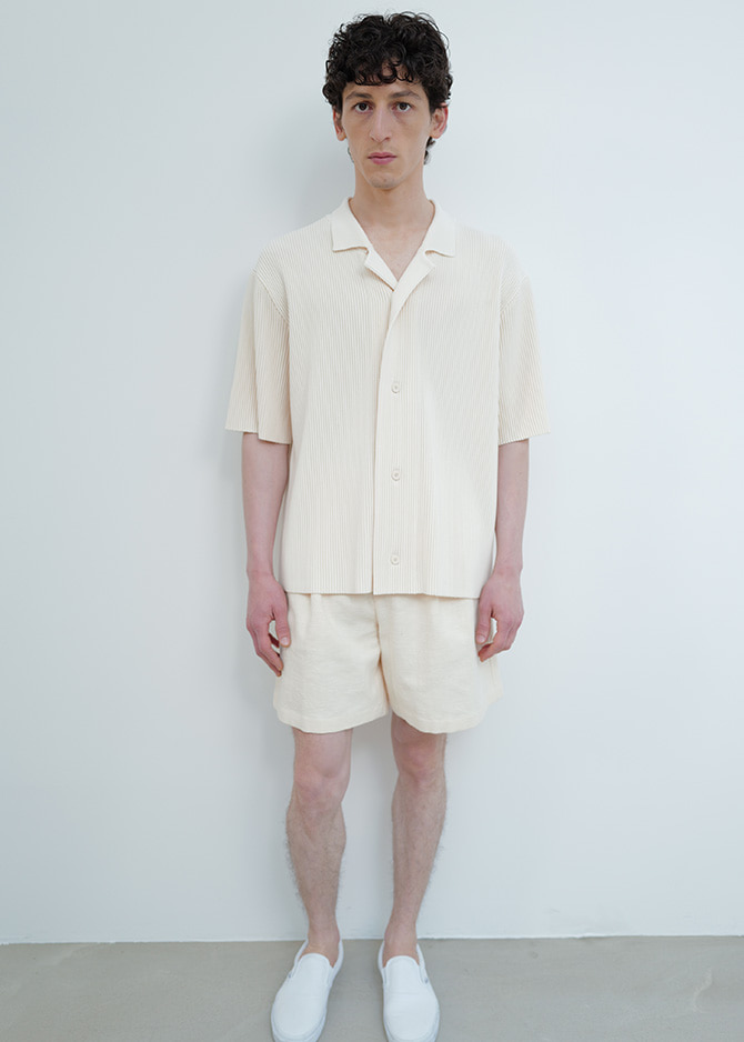Le 17 Septembre GARMENT-PLEATED OPEN COLLAR SHIRT [IVORY]