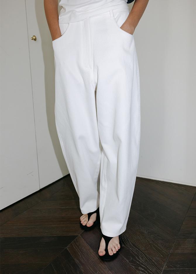 Le 17 Septembre BASICO CURVED PANTS [WHITE BLACK]