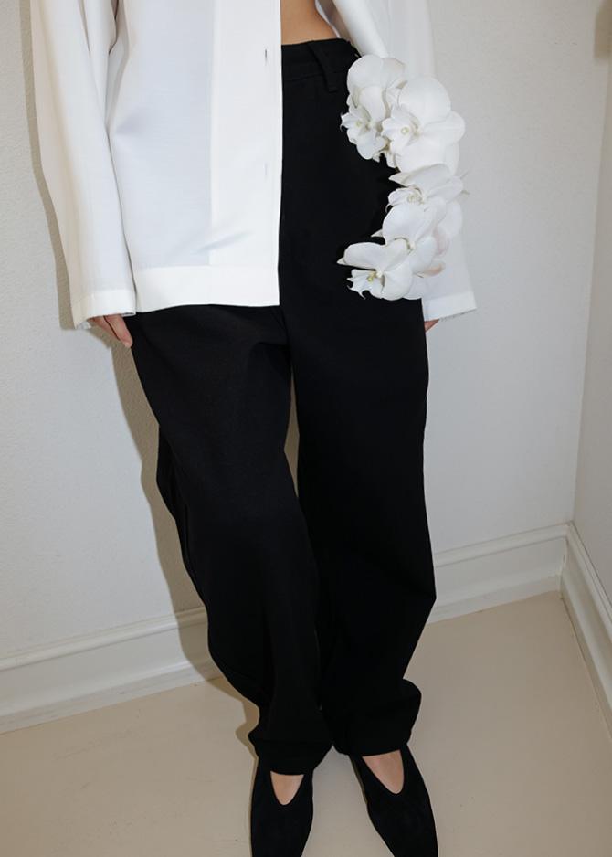 le 17 septembre CURVED DENIM PANTS [BLACK]