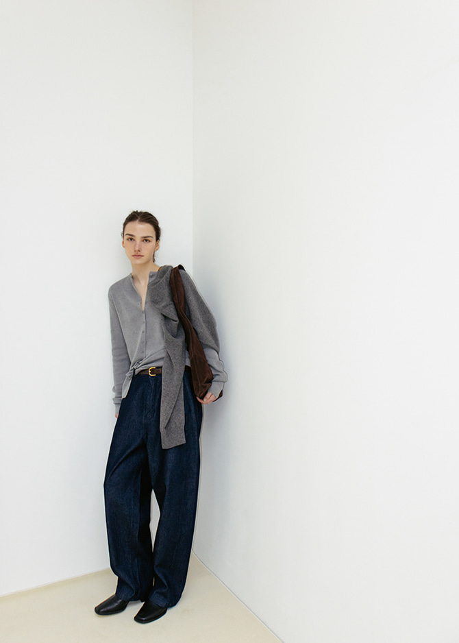 le 17 septembre CURVED DENIM PANTS [INDIGO]