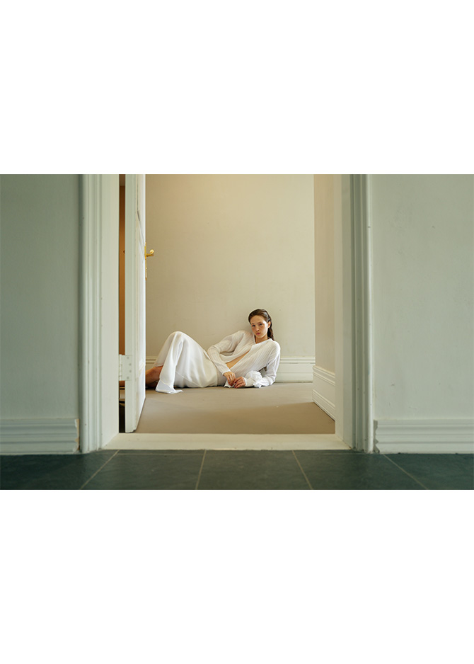 Le 17 Septembre FREYA PLEATS SCRUNCHIE [WHITE BEGIE]