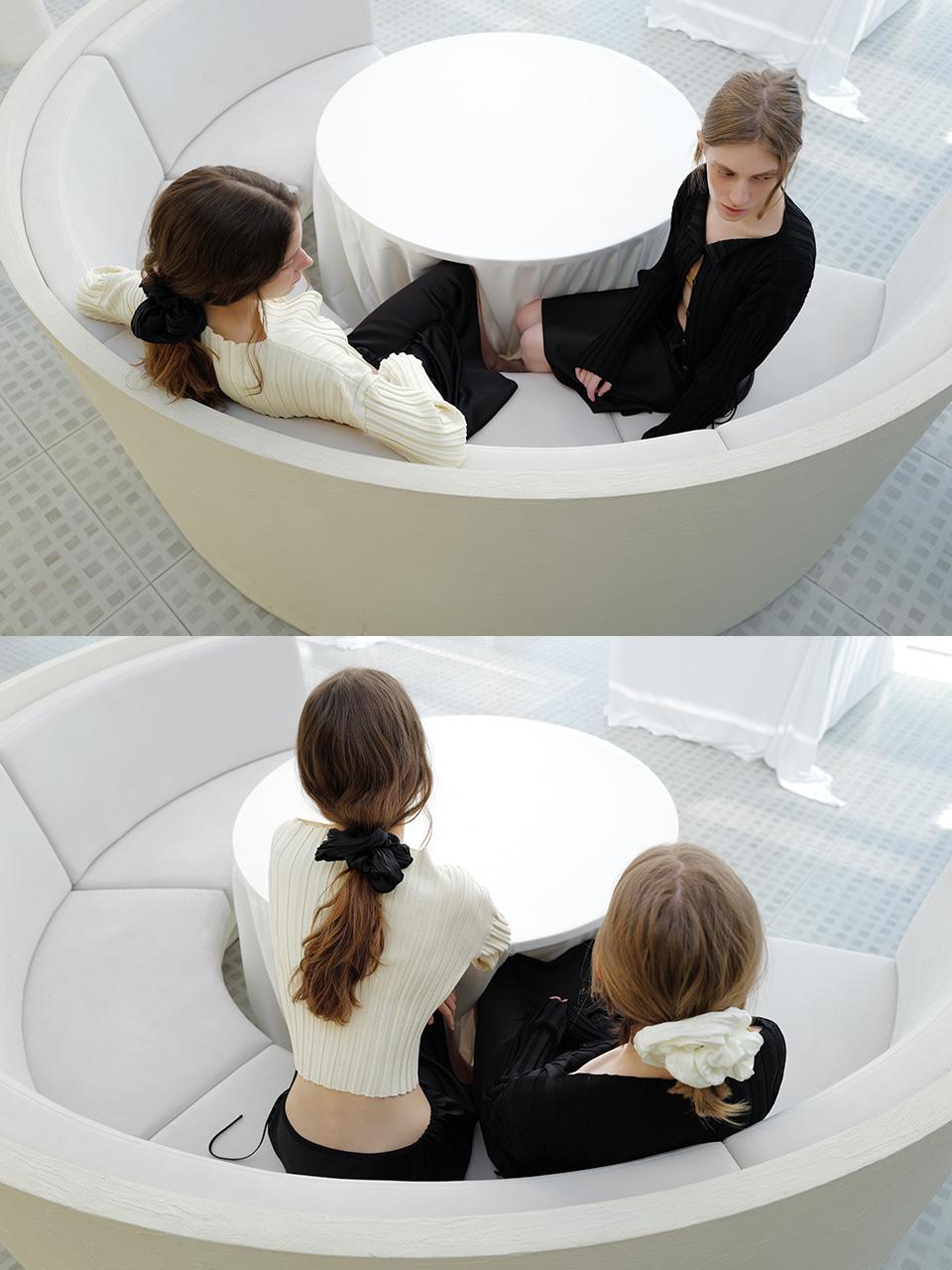 Le 17 Septembre PLEATS SCRUNCHIE [IVORY BLACK]