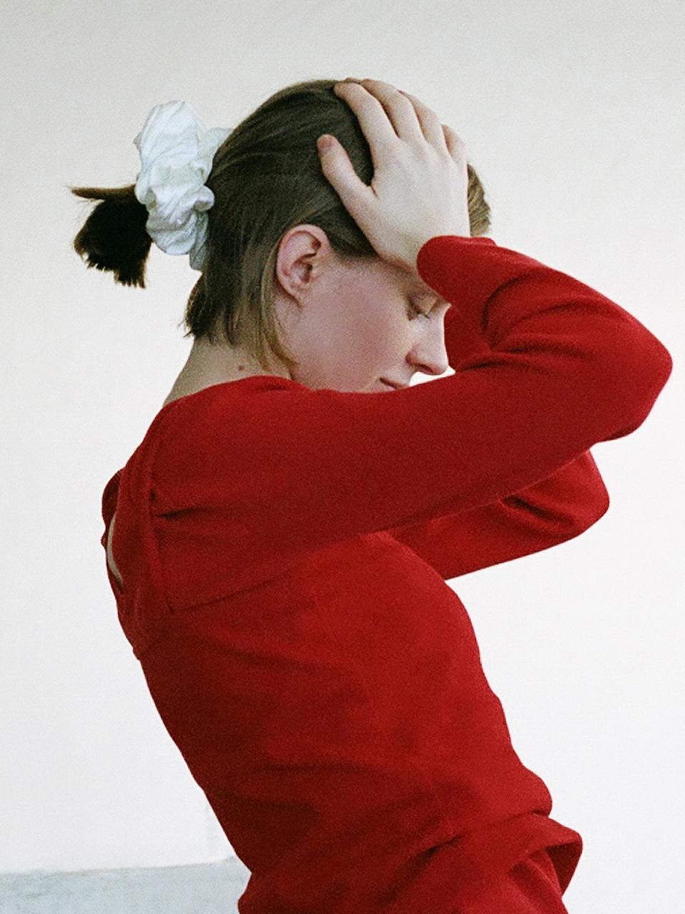 le 17 septembre PLEATS SCRUNCHIE [IVORY BLACK]