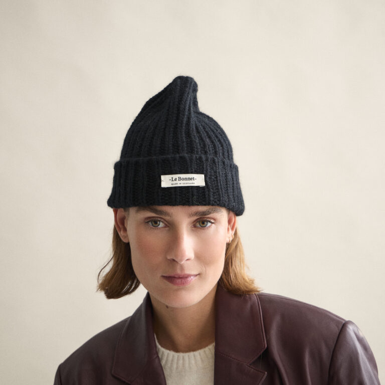 Le Bonnet Logo Beanie — Onyx