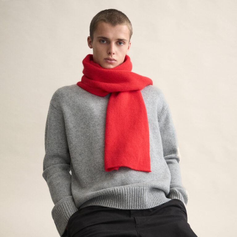 Le Bonnet Scarf — Crimson