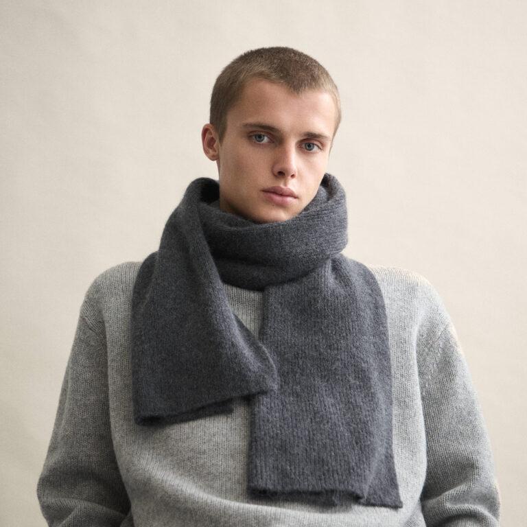 Le Bonnet Scarf — Graphite