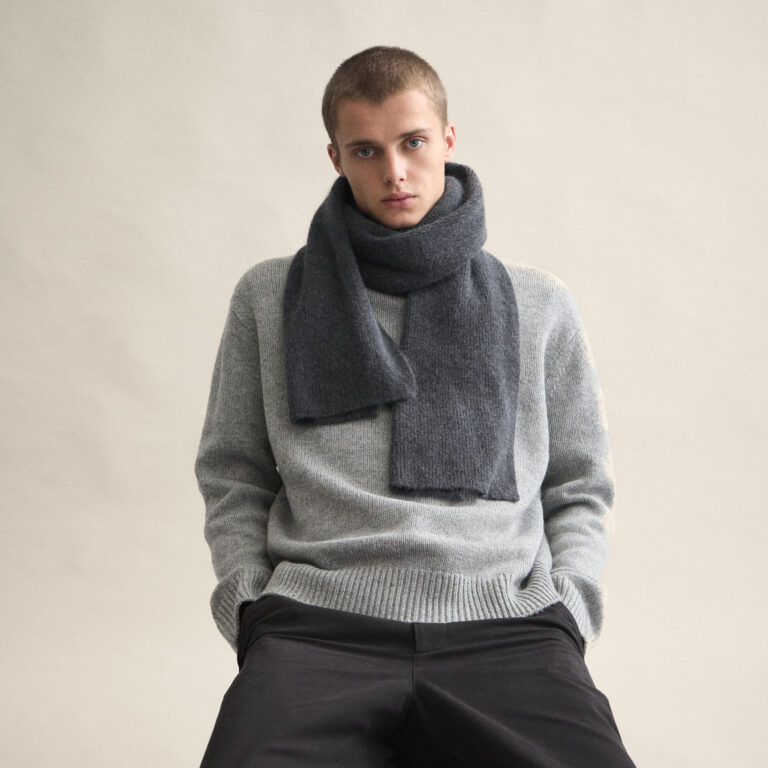 Le Bonnet Scarf — Graphite