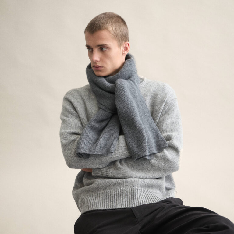 Le Bonnet Scarf — Slate Grey