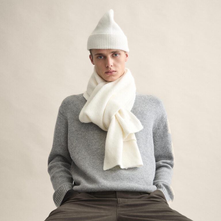 Le Bonnet Scarf — Snow