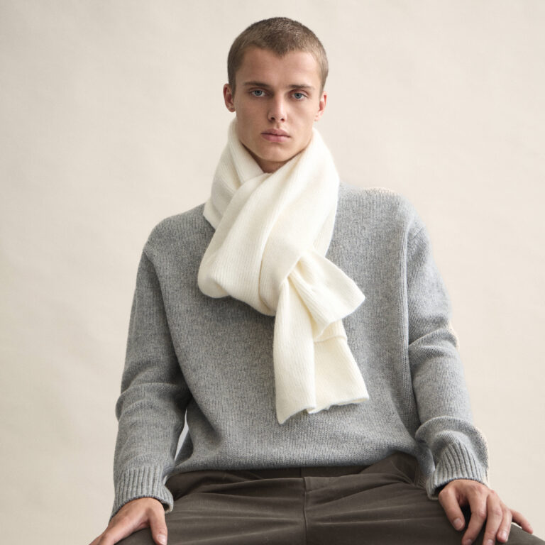 Le Bonnet Scarf — Snow