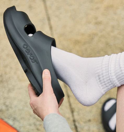 Le Bos Oofos Black OOyea Women's Slide Recovery Sandals 1700-black