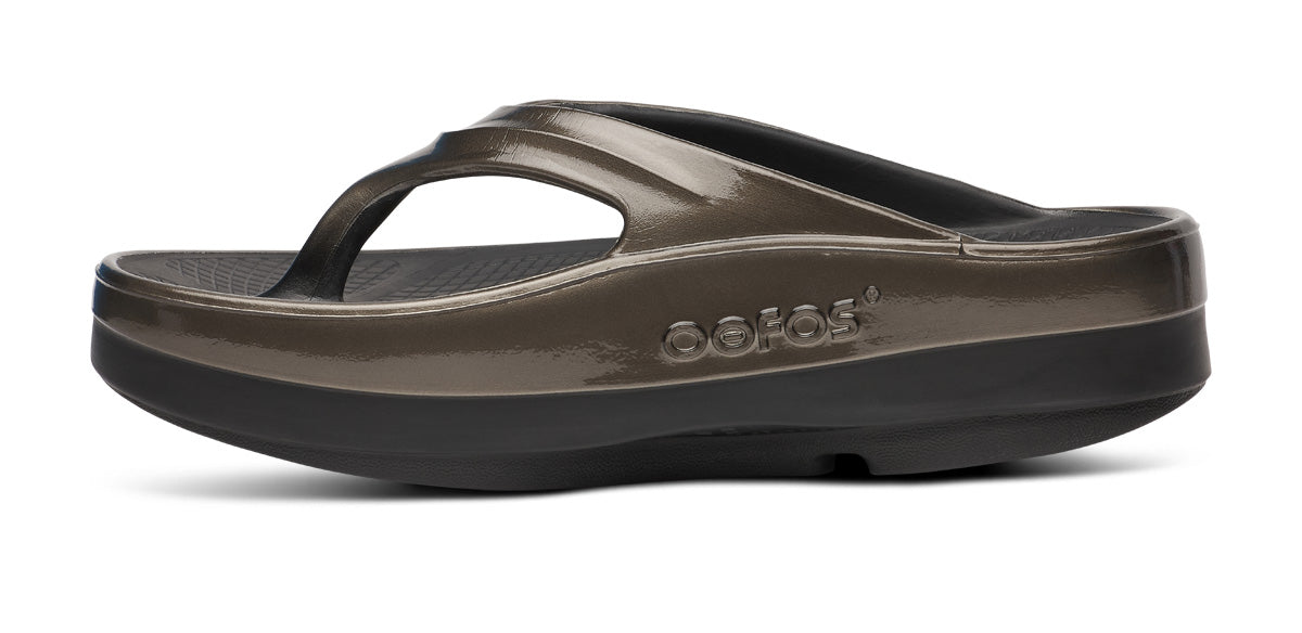 Le Bos Oofos Titanium Mirror Oomega Oolala Luxe Thong Women's Sandals 1411-TITANIUM