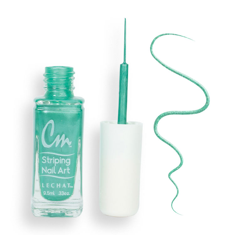 le chat Ashy Green Nail Lacquer