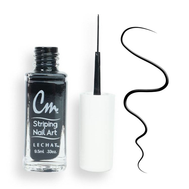 le chat Black Nail Lacquer