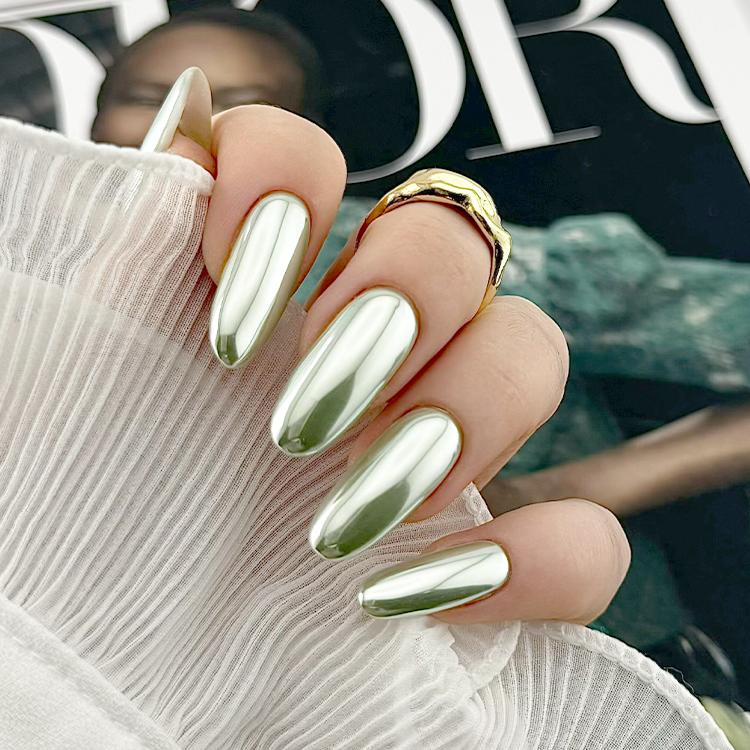 Le Chat Chrome Gel Top Sealer Gloss Top Coat