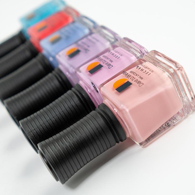 Le Chat Fiery Begonia Nail Lacquer