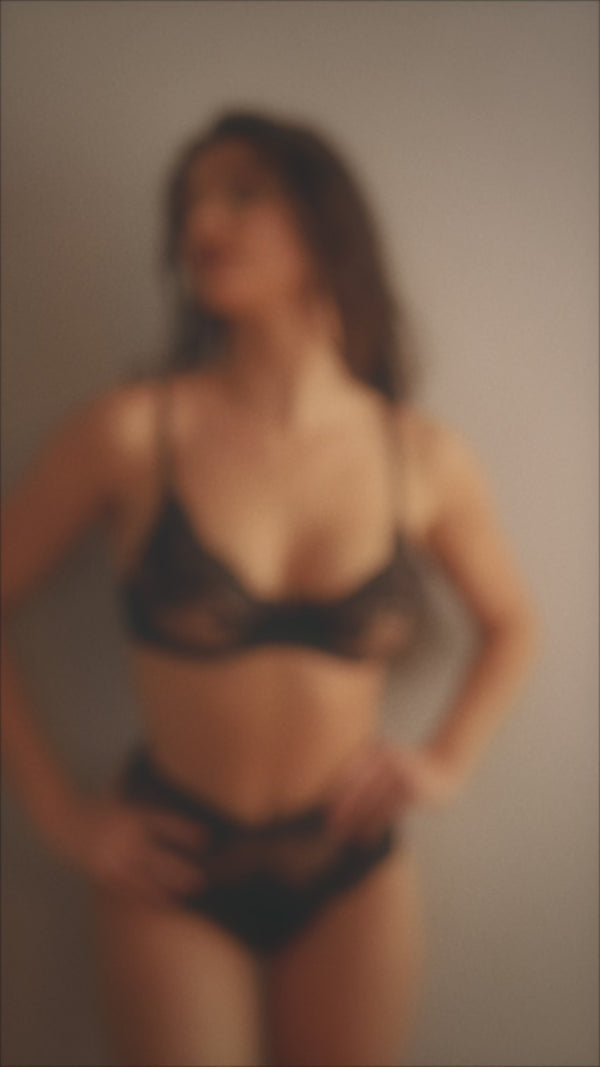 Le Mystere Lace Allure Unlined Bra - Black