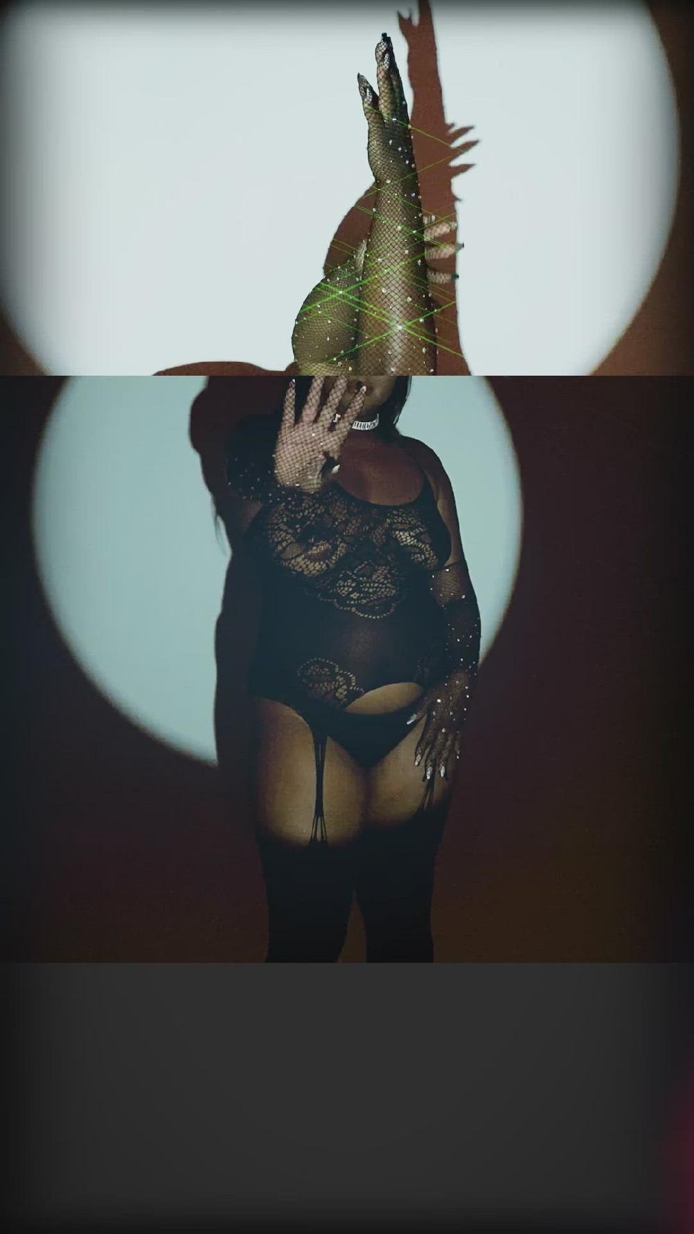 Leg Avenue Bling Ring Rhinestone Fishnet Gloves Black