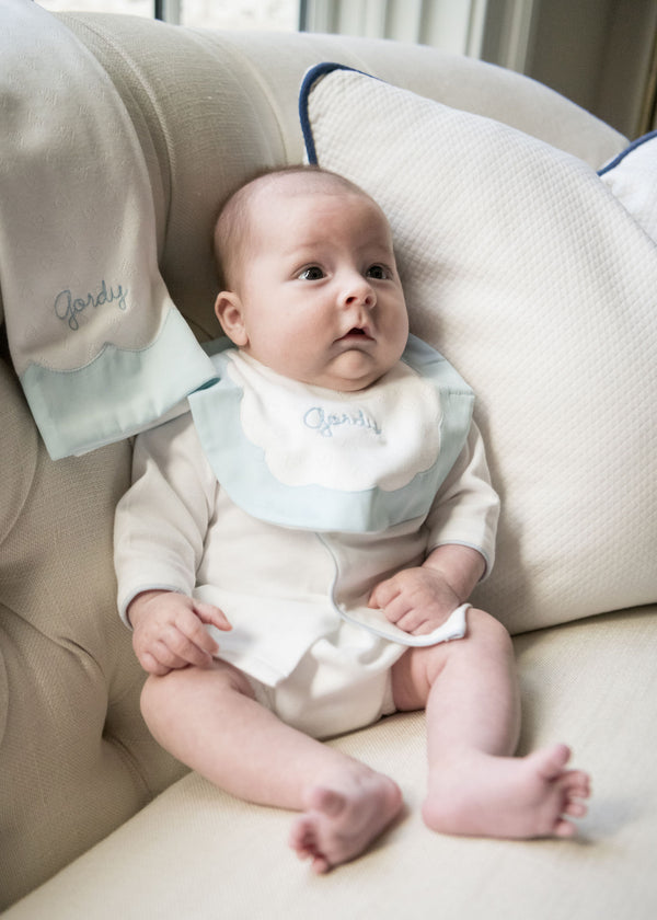 Lenora BABY SCALLOPED HEART COTTON KNIT BIB & BURP SET