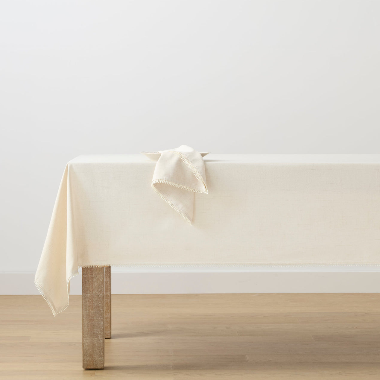 Lenox French Perle Natural 60X84 Tablecloth