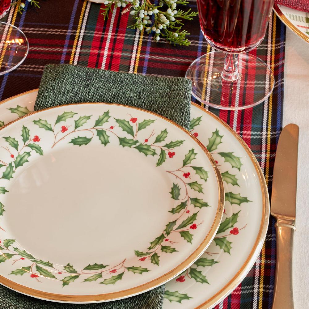 Lenox Holiday 12-Piece Plate & Mug Dinnerware Set