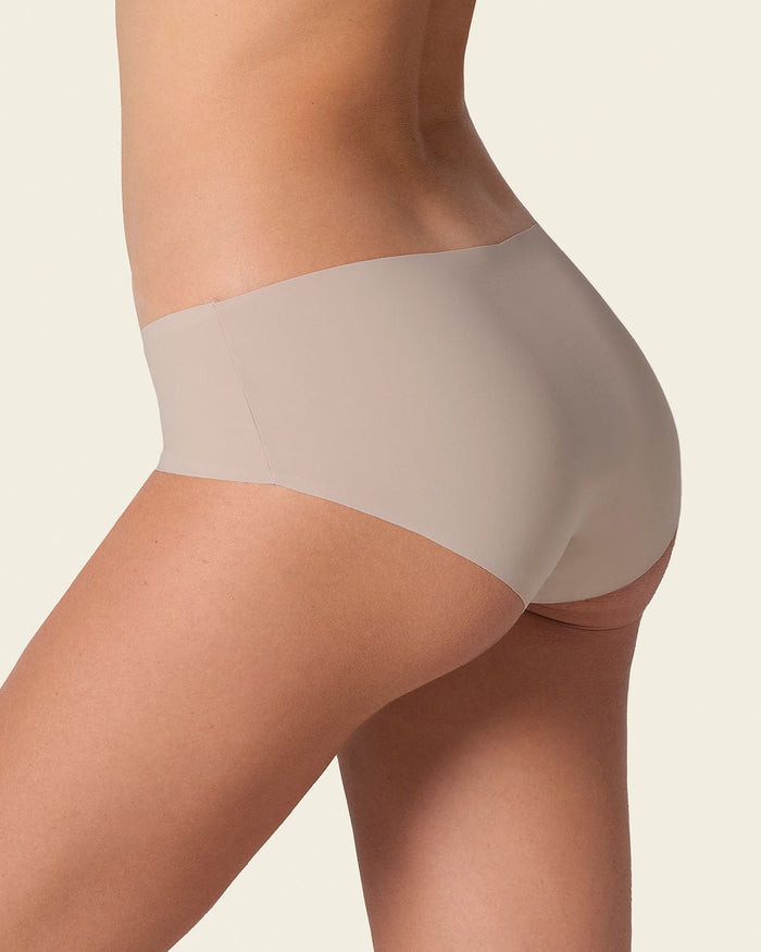 leonisa 3-Pack No Ride-Up Seamless Hiphugger Panties