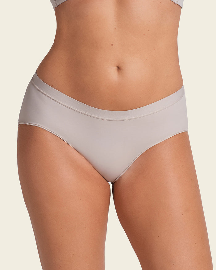 leonisa Semi Low-Rise Smooth Hiphugger Panty