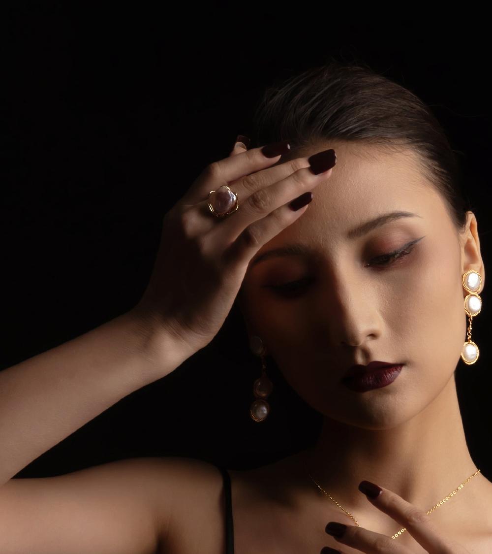 Les Basiles BAGUE NICOLAI En Perles Baroques Montées Sur Argent Sterling Plaqué Or 18 Carats