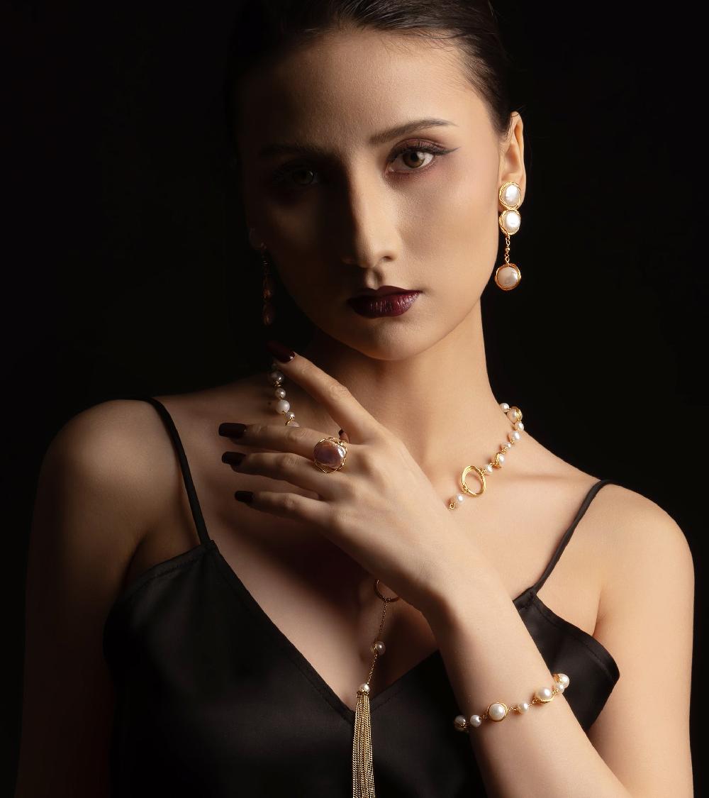 Les Basiles BAGUE NICOLAI En Perles Baroques Montées Sur Argent Sterling Plaqué Or 18 Carats