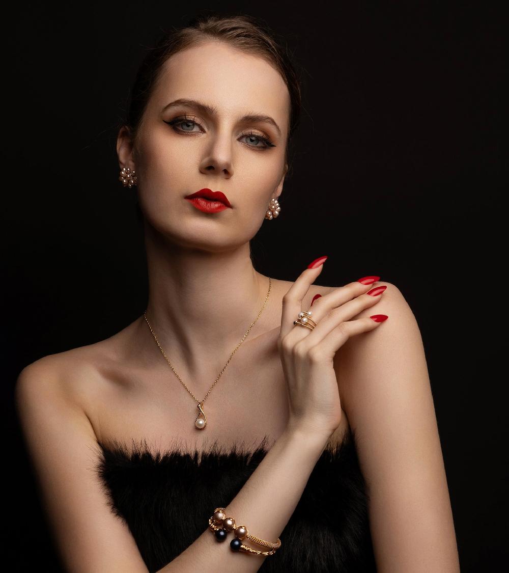 Les Basiles BOUCLES D'OREILLES EUGENIE En Perles D'Akoya Montées Sur Argent Sterling 925