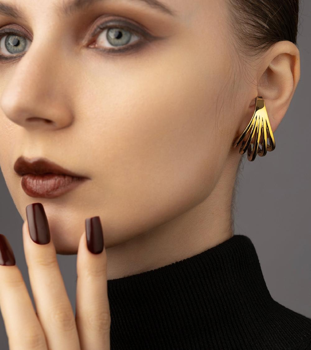 Les Basiles BOUCLES D'OREILLES MANUELA En Laiton Plaqué Or 18 Carats