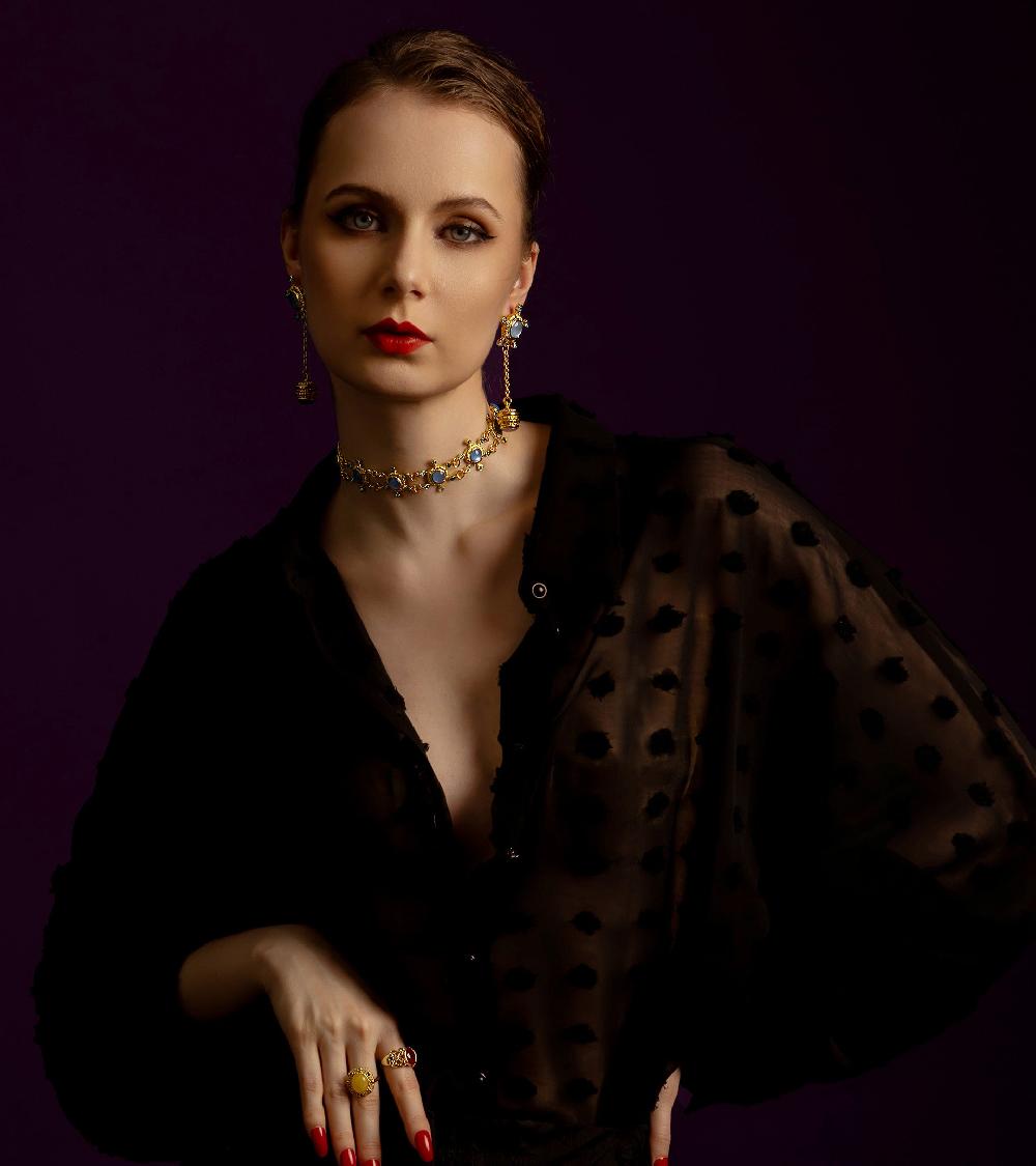 Les Basiles BOUCLES D'OREILLES NAUTICA En Cristaux Bleus Et Roses Montés Sur Laiton Plaqué Or 18 Carats