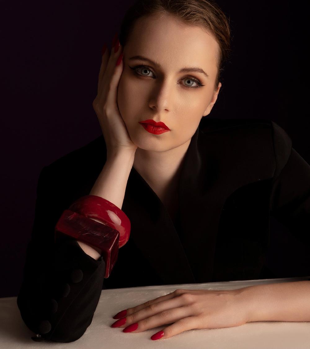 Les Basiles BRACELET MANCHETTE GAIL En Acétate écaillé Rouge Et De Forme Organique