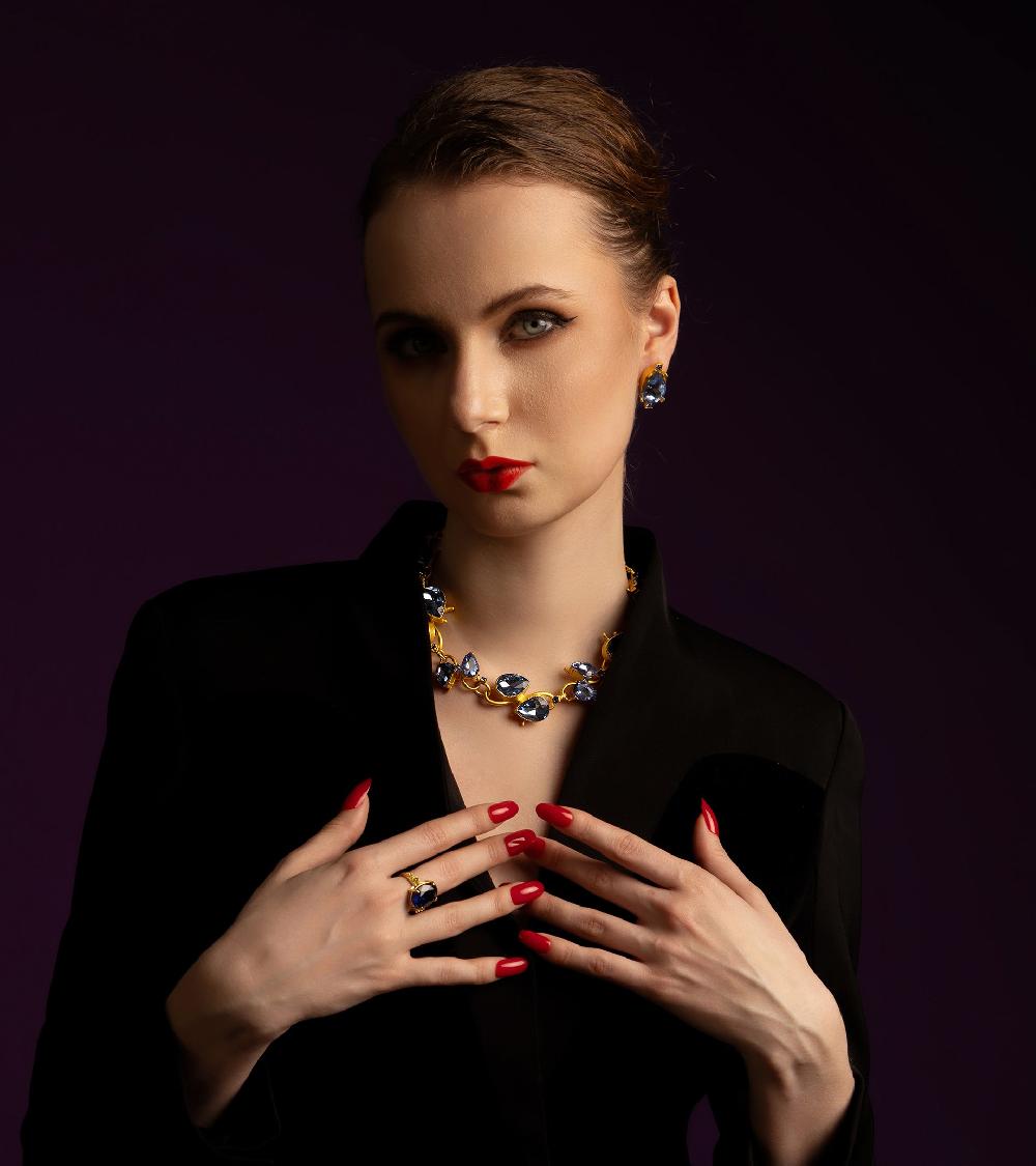 Les Basiles COLLIER CHRYSTAL En Cristaux De Verre Bleu Lagon Montés Sur Laiton Plaqué Or 18 Carats