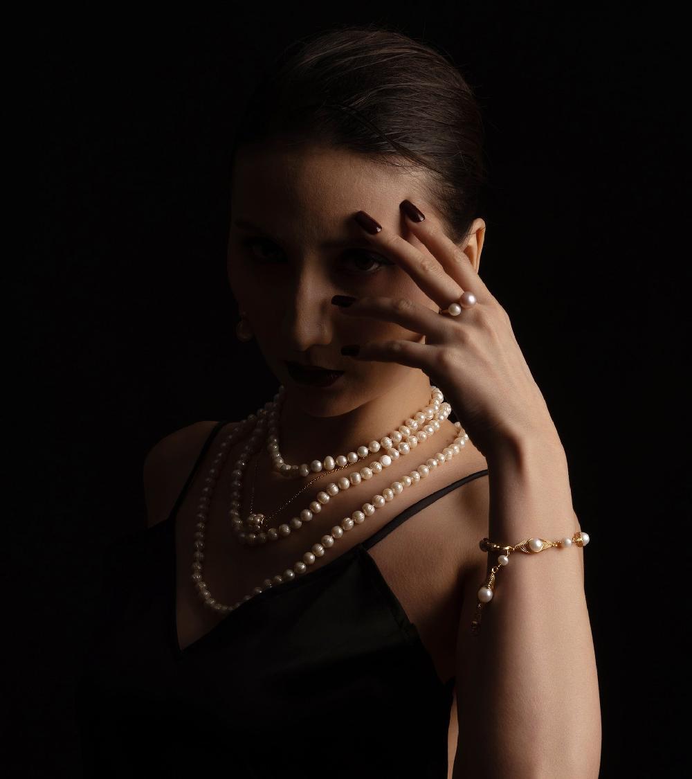 Les Basiles COLLIER SAUTOIRE ATHENAÏS En Perles D'Akoya Blanches