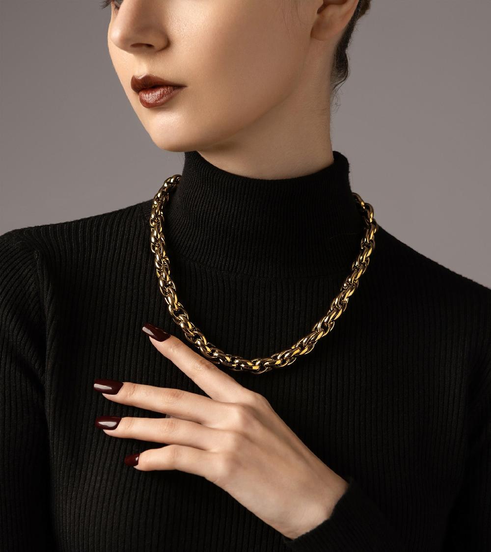 Les Basiles COLLIER YVET En Acier 316L Plaqué Or 18 Carats