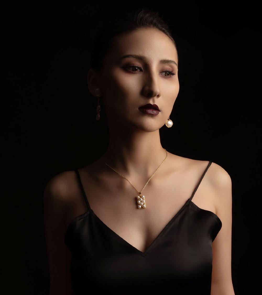 Les Basiles PENDENTIF LIVIA AQUILIA En Perles D'Akoya Montées Sur Argent Sterling 925 Plaqué Or 18 Carats